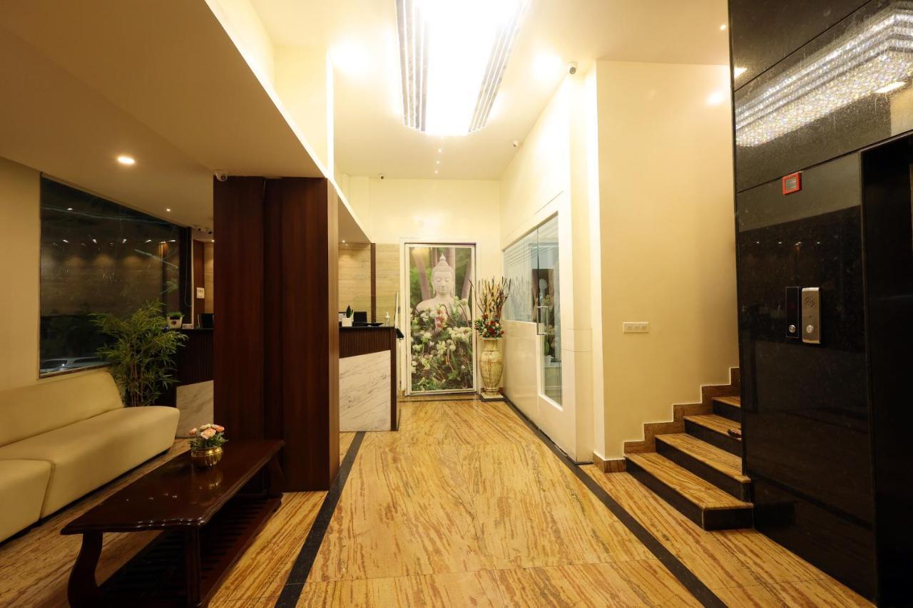 Grand Regency Rajajinagar, Iskcon Temple - Wtc Hotell Bangalore Exteriör bild