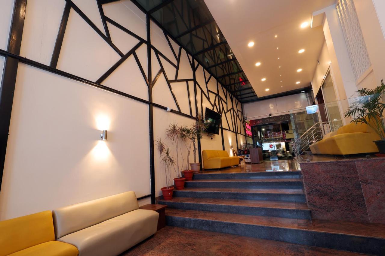 Grand Regency Rajajinagar, Iskcon Temple - Wtc Hotell Bangalore Exteriör bild