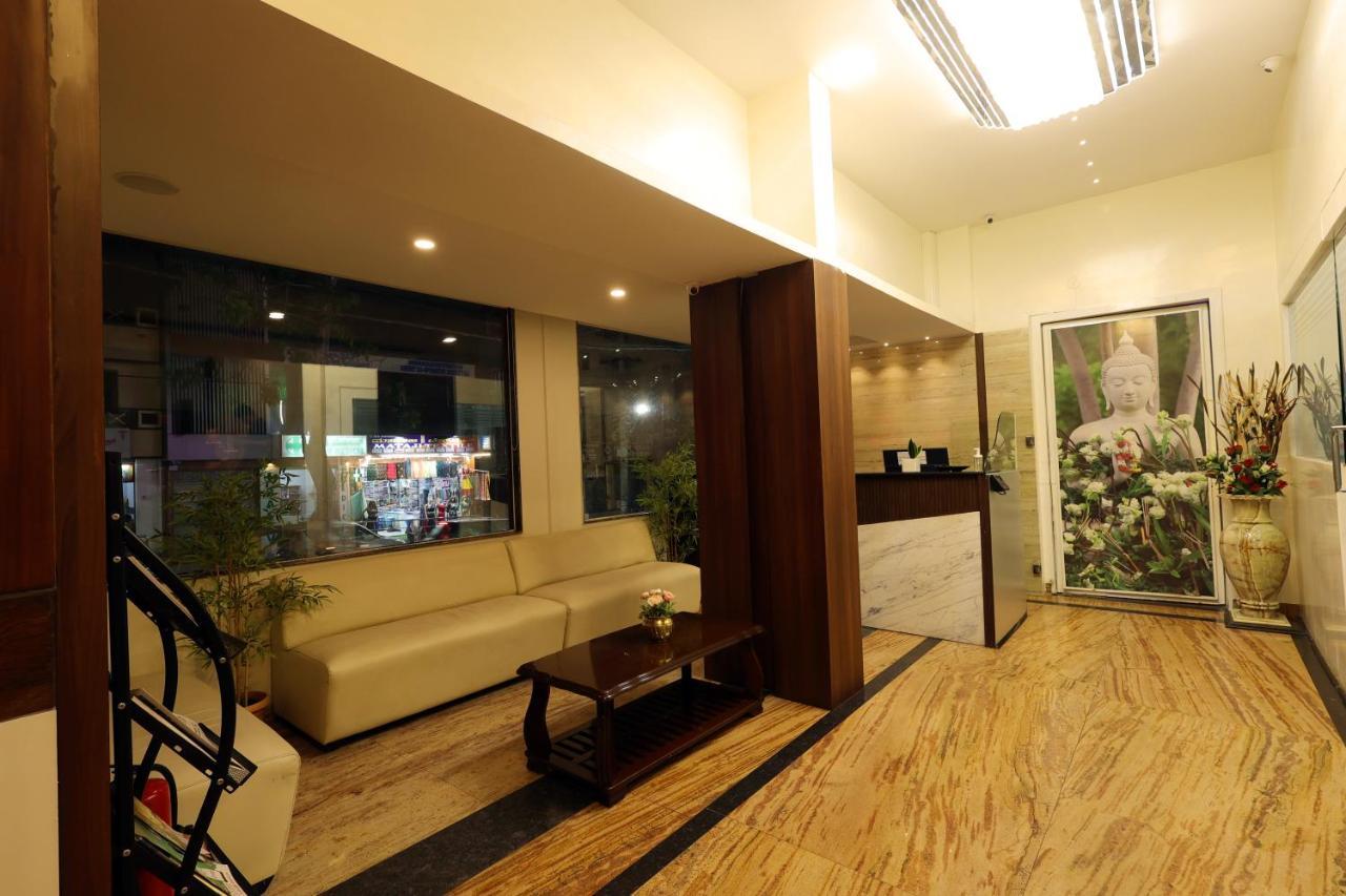 Grand Regency Rajajinagar, Iskcon Temple - Wtc Hotell Bangalore Exteriör bild