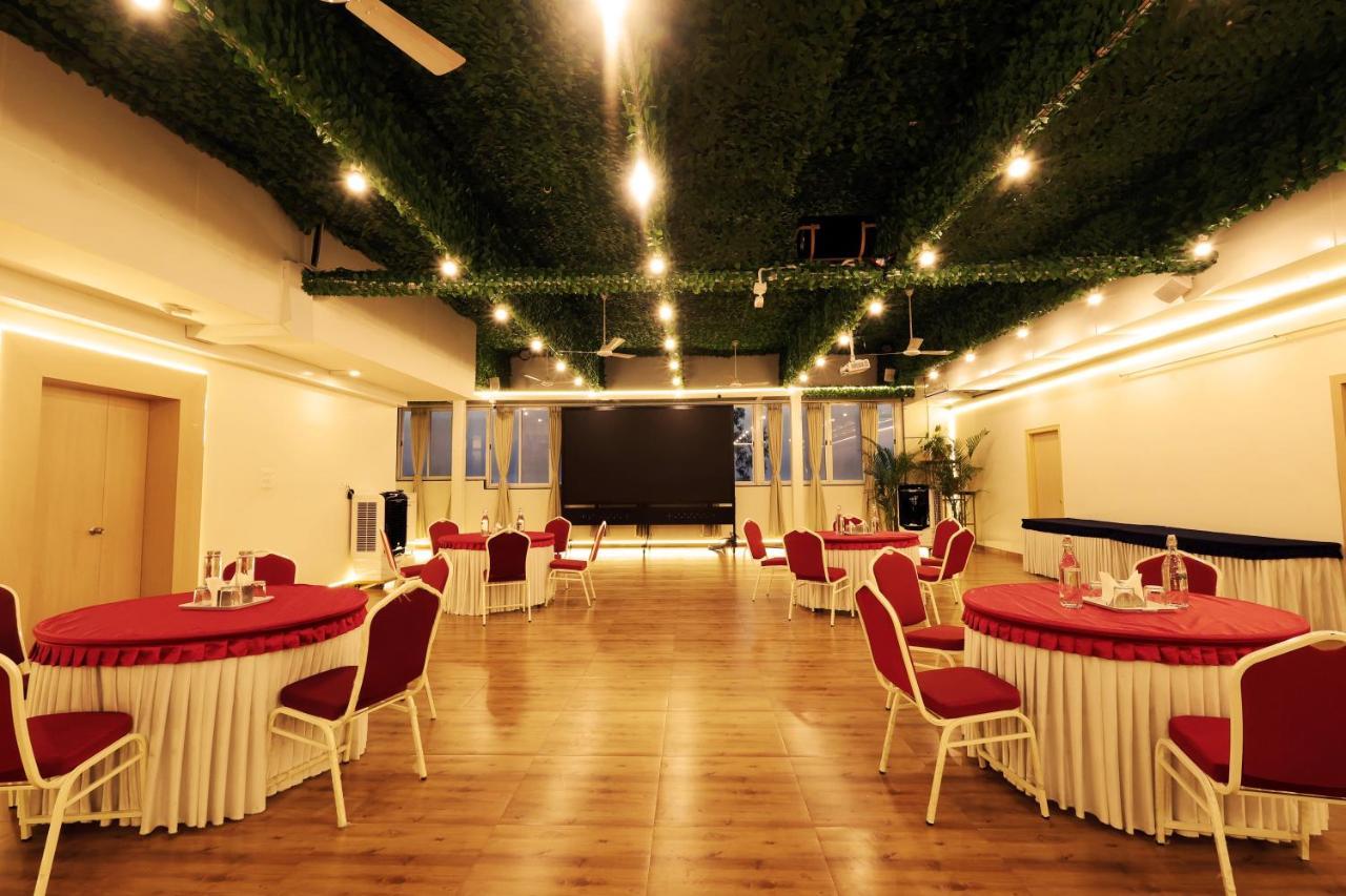 Grand Regency Rajajinagar, Iskcon Temple - Wtc Hotell Bangalore Exteriör bild
