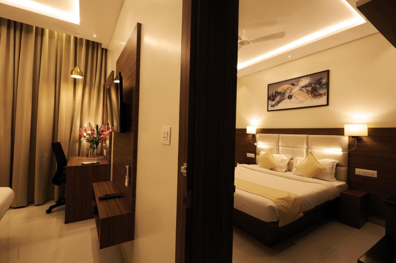 Grand Regency Rajajinagar, Iskcon Temple - Wtc Hotell Bangalore Exteriör bild