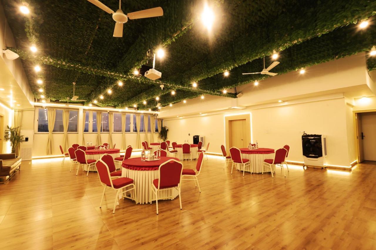 Grand Regency Rajajinagar, Iskcon Temple - Wtc Hotell Bangalore Exteriör bild