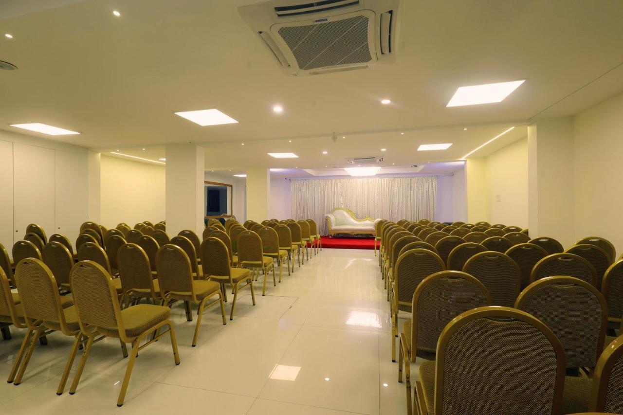 Grand Regency Rajajinagar, Iskcon Temple - Wtc Hotell Bangalore Exteriör bild