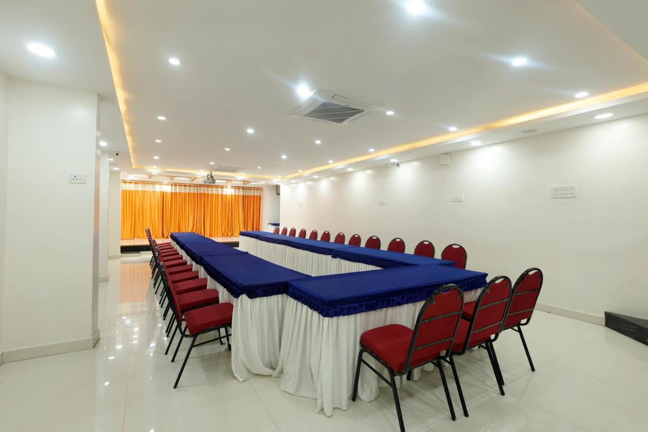 Grand Regency Rajajinagar, Iskcon Temple - Wtc Hotell Bangalore Exteriör bild