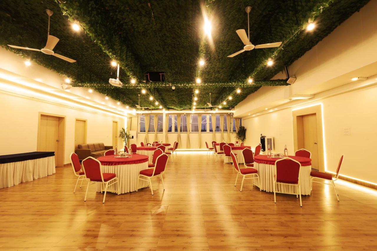 Grand Regency Rajajinagar, Iskcon Temple - Wtc Hotell Bangalore Exteriör bild