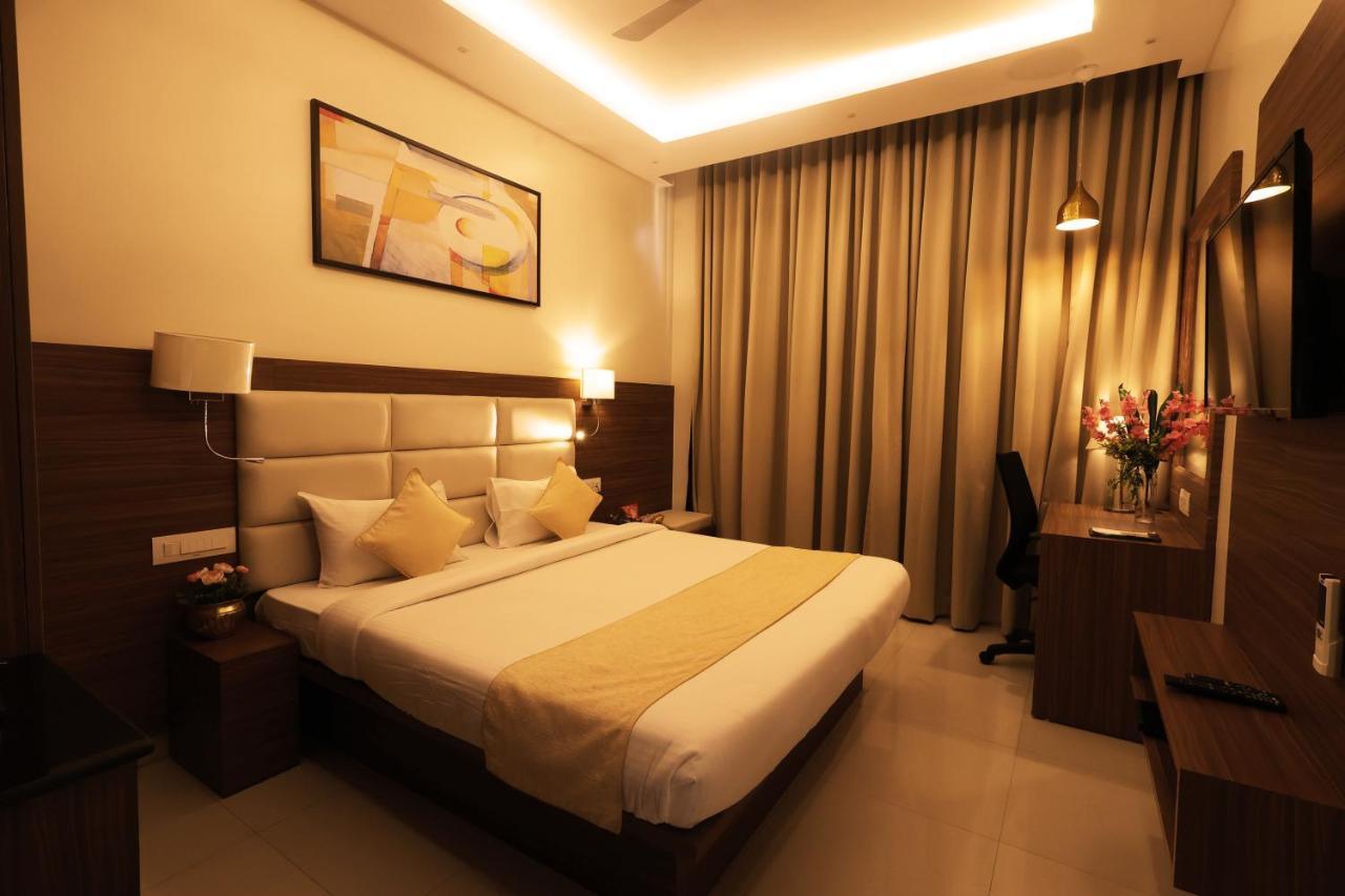 Grand Regency Rajajinagar, Iskcon Temple - Wtc Hotell Bangalore Exteriör bild
