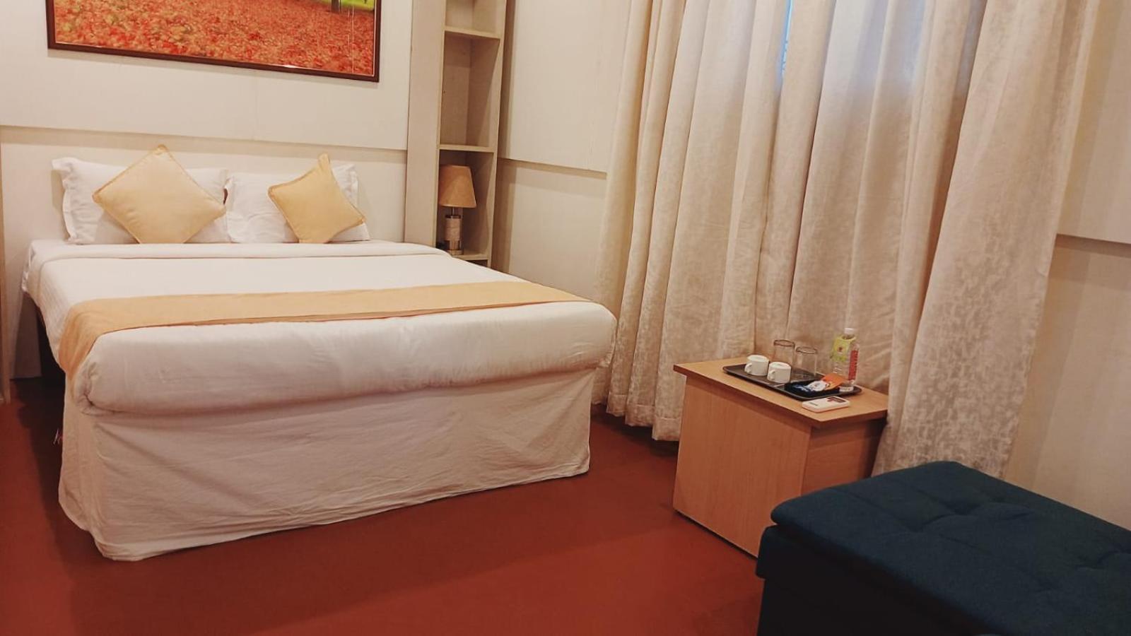 Grand Regency Rajajinagar, Iskcon Temple - Wtc Hotell Bangalore Exteriör bild