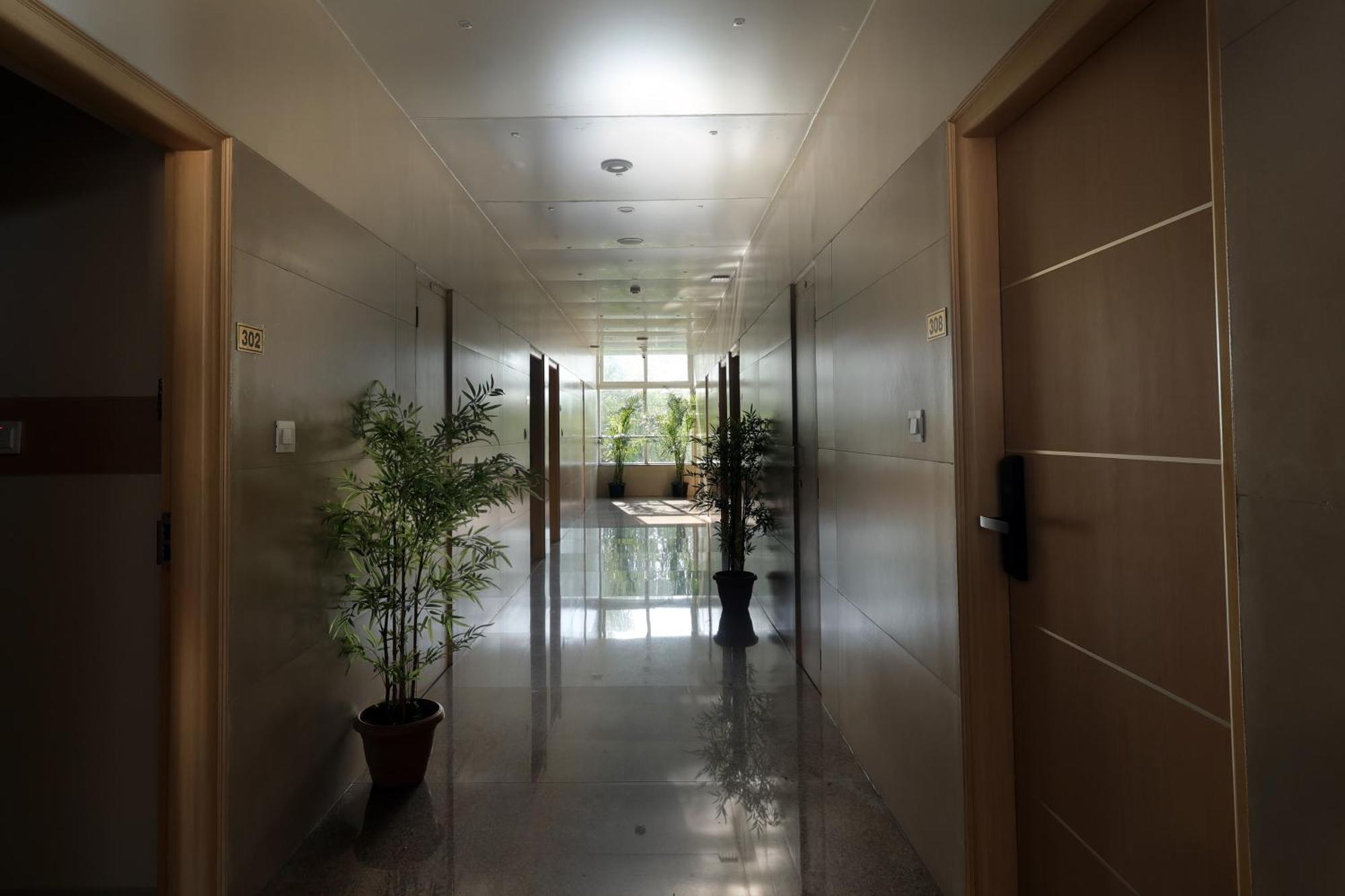 Grand Regency Rajajinagar, Iskcon Temple - Wtc Hotell Bangalore Exteriör bild