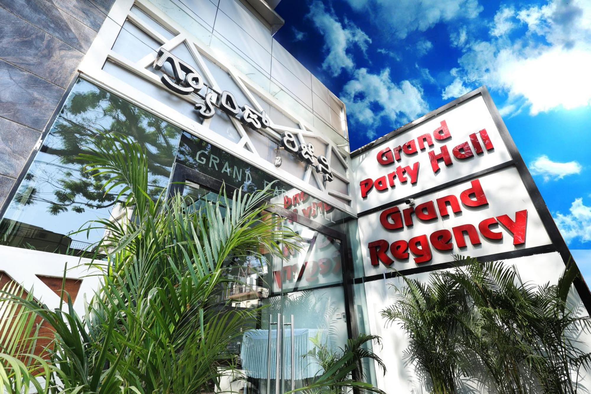 Grand Regency Rajajinagar, Iskcon Temple - Wtc Hotell Bangalore Exteriör bild