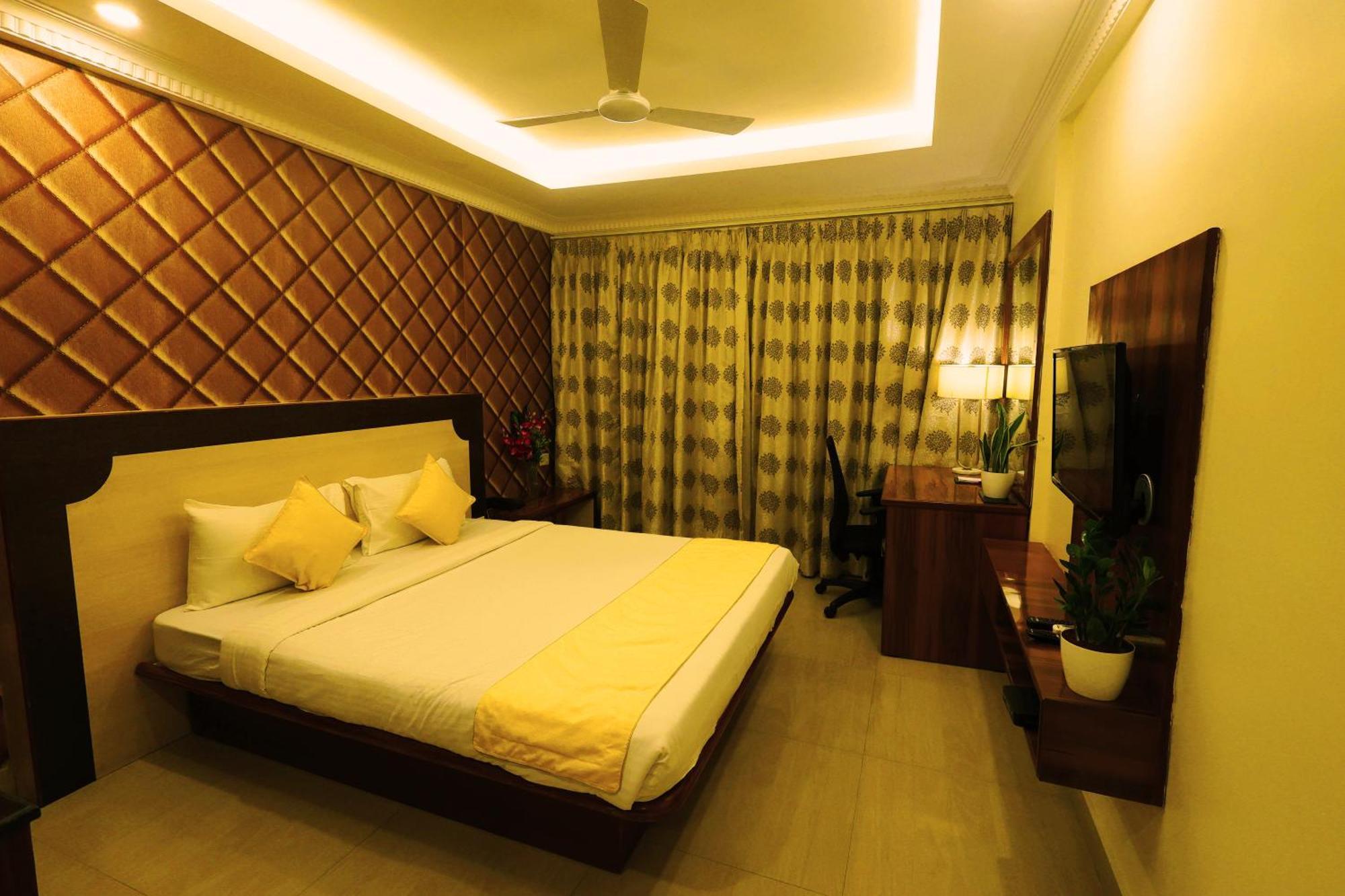 Grand Regency Rajajinagar, Iskcon Temple - Wtc Hotell Bangalore Exteriör bild
