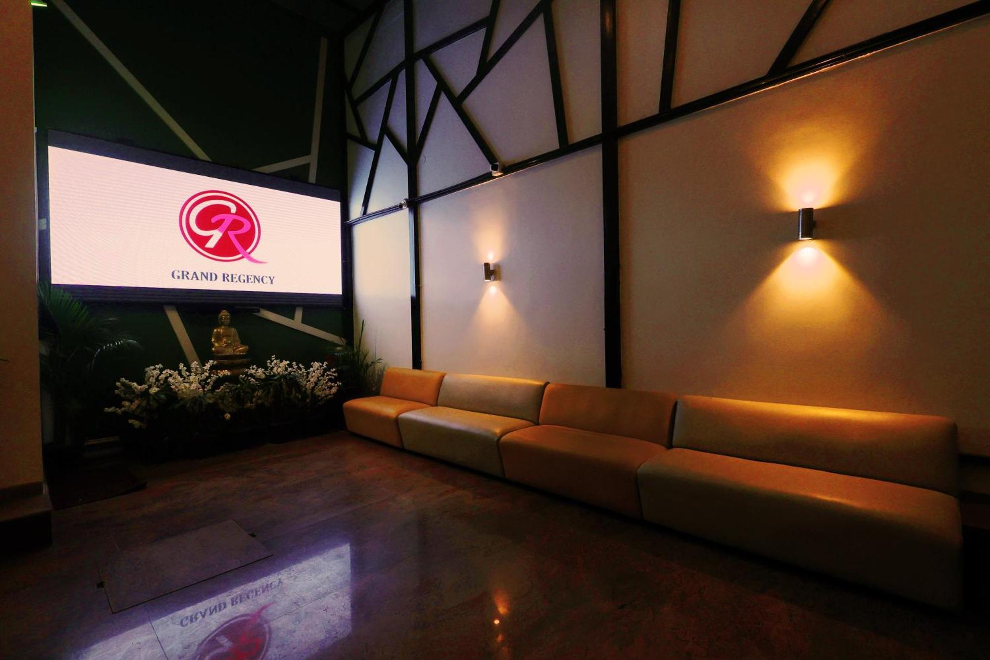 Grand Regency Rajajinagar, Iskcon Temple - Wtc Hotell Bangalore Exteriör bild