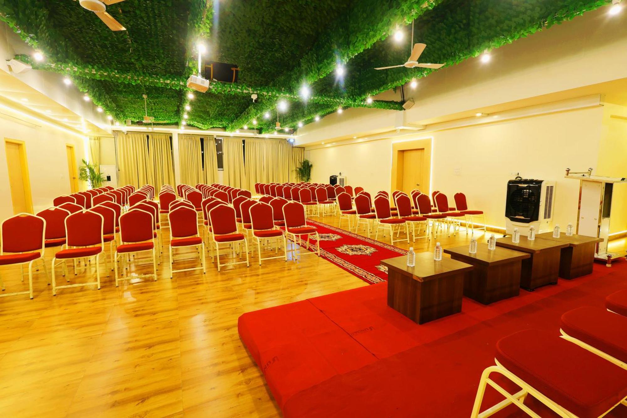 Grand Regency Rajajinagar, Iskcon Temple - Wtc Hotell Bangalore Exteriör bild