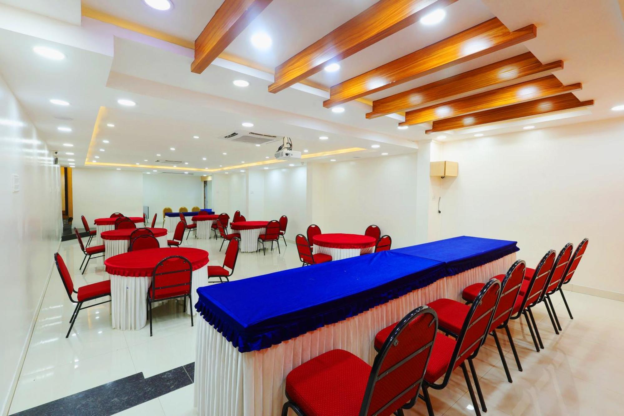 Grand Regency Rajajinagar, Iskcon Temple - Wtc Hotell Bangalore Exteriör bild