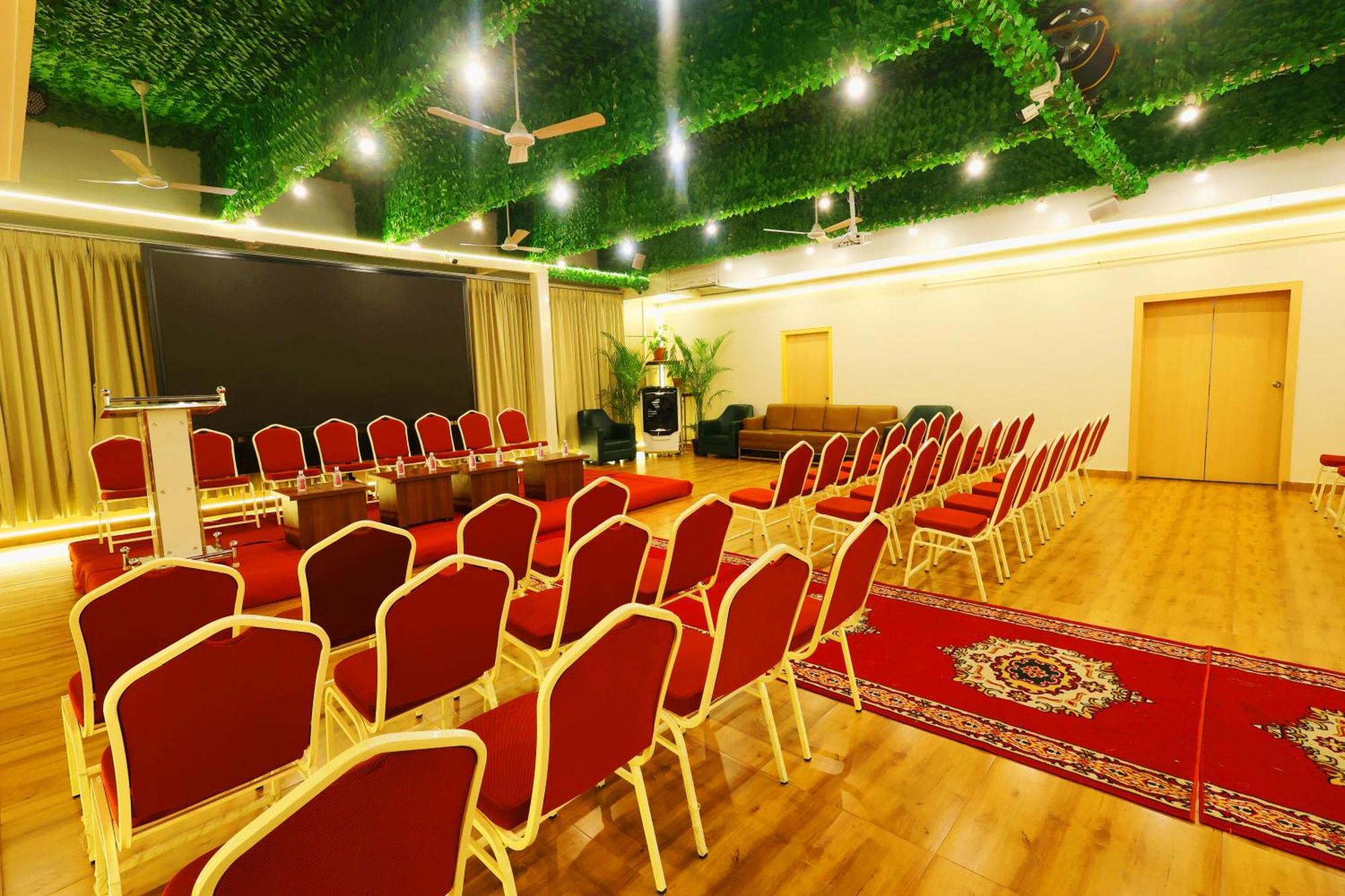 Grand Regency Rajajinagar, Iskcon Temple - Wtc Hotell Bangalore Exteriör bild