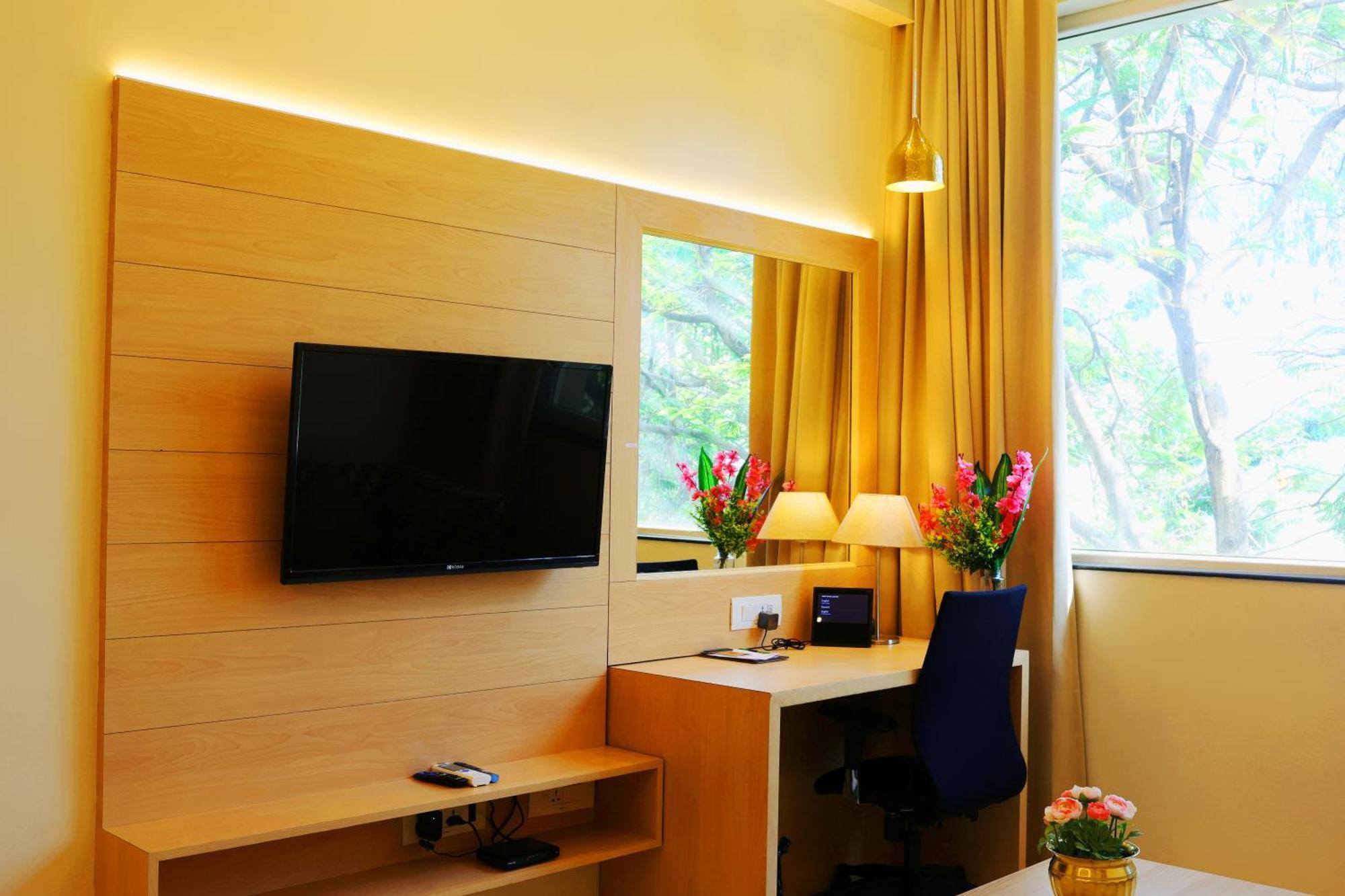 Grand Regency Rajajinagar, Iskcon Temple - Wtc Hotell Bangalore Exteriör bild